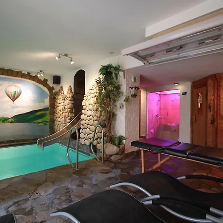 Alleinnutzung Hallenbad, Sauna, Dampfsauna In Zell an der Mosel